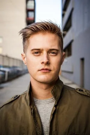 Lucas Grabeel